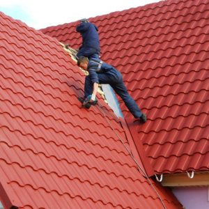 Монтаж металочерепиці -складний дах “Під ключ”